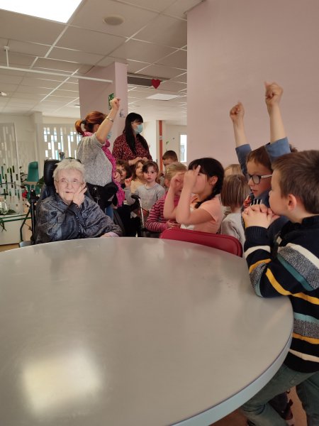 visite de la maternelle à l'hopital deJos Jullien à Joyeuse