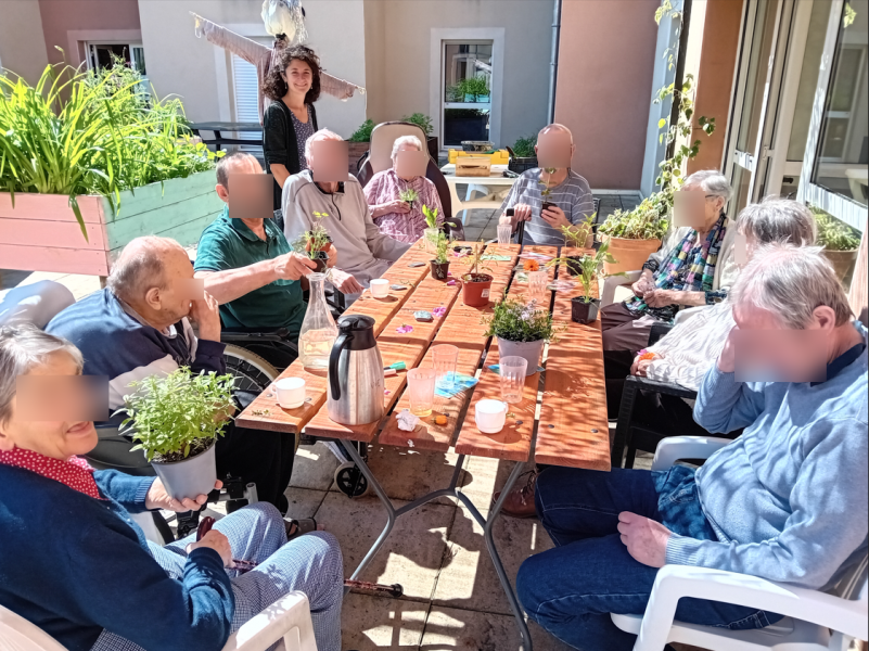 Jardinage avec l'Association vie