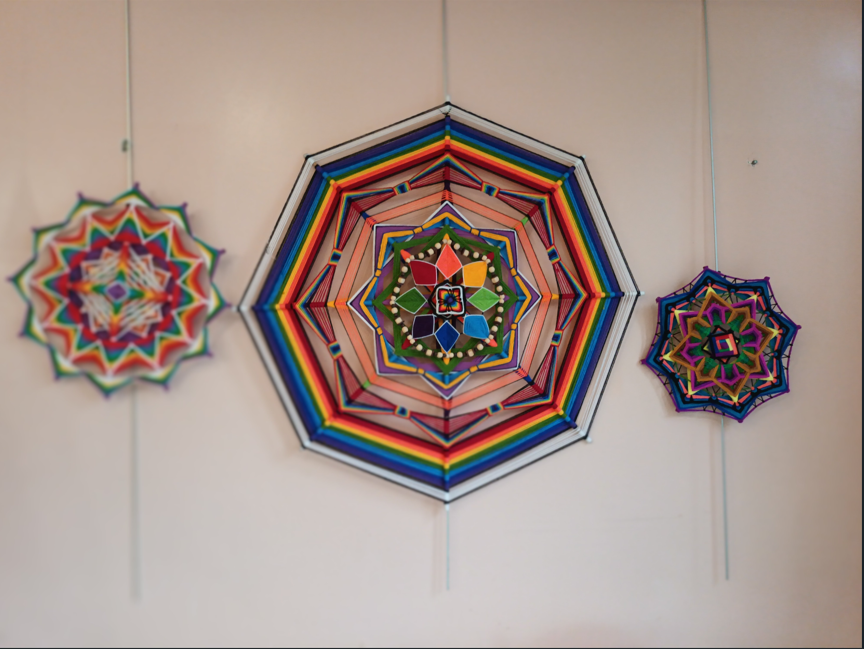Mandala ou Oeil de Dieu / Brigitte Belmonte expose à l'Ehpad du Val de Beaume
